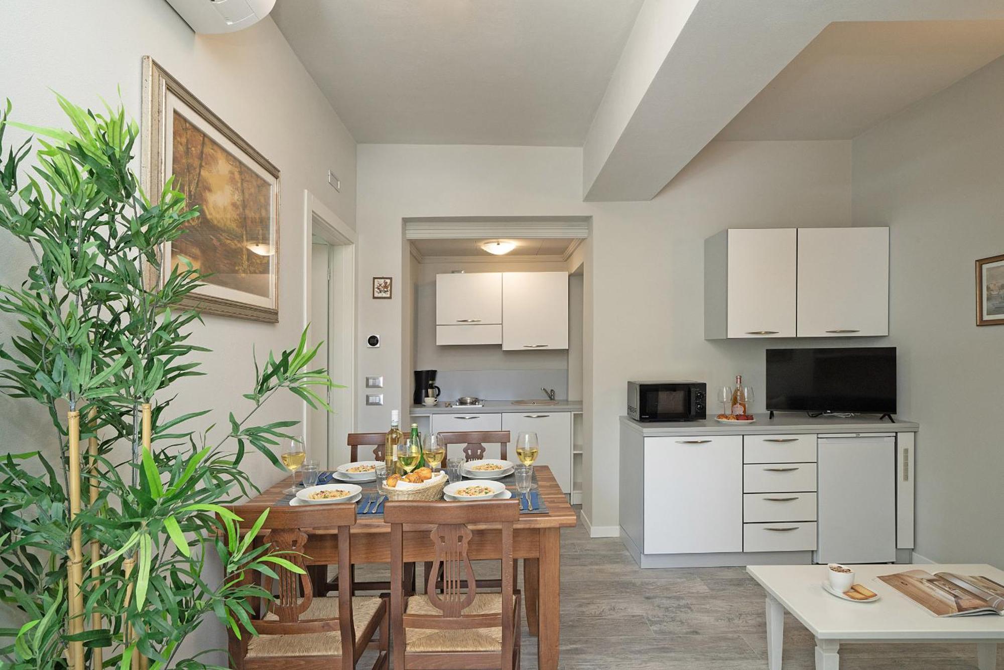 Villa Caterina Apartments By Wonderful Italy Desenzano del Garda Eksteriør billede