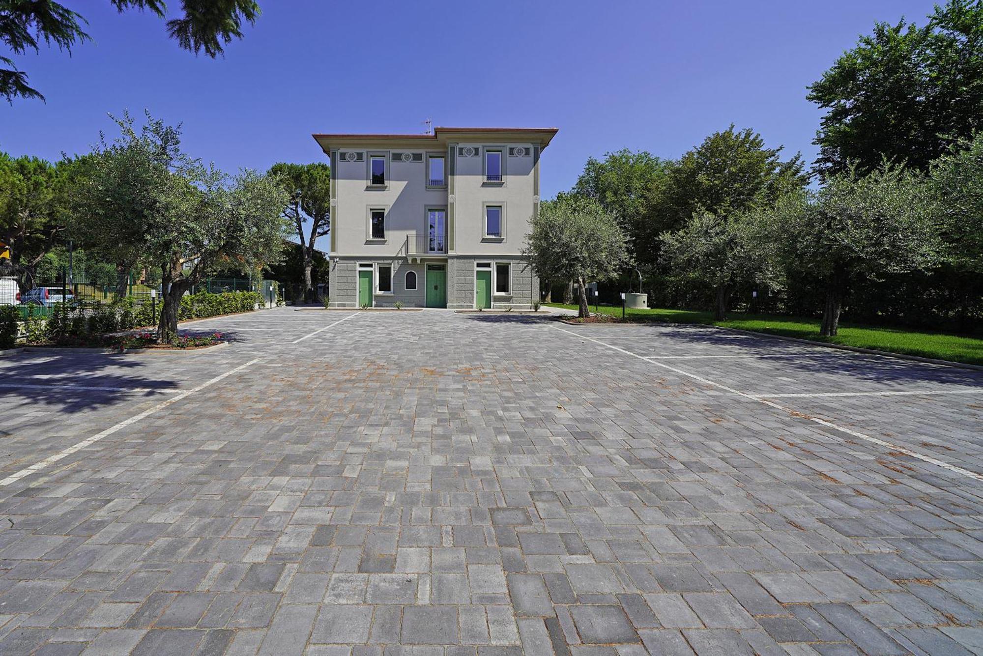 Villa Caterina Apartments By Wonderful Italy Desenzano del Garda Eksteriør billede